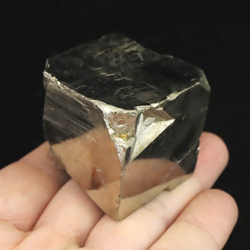 スペイン産 パイライト 黄鉄鉱 33mmキューブ 164.0g (ID:89372) | 榎本通商