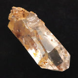 ブラジル産 ゴールデンヒーラー 水晶 65mm原石 ウィンドウ 54.2g  (ID:10397)