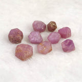 パキスタン産 ルビー 結晶 原石 蛍光 9個セット　3.2ｇ (ID:10826)