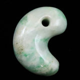 糸魚川翡翠  ヒスイ 小滝産 薄緑 28mm勾玉 ディレクトリカード付 13.05g (ID:11594)