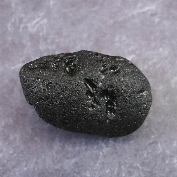 チベタンテクタイト 33mm 原石  13.3g (ID:12352)