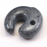 糸魚川翡翠  ヒスイ 黒 30mm飛龍勾玉 ディレクトリカード付 15.3g (ID:13150)