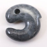 糸魚川翡翠  ヒスイ 黒 30mm飛龍勾玉 ディレクトリカード付 15.3g (ID:13150)