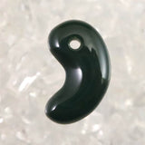 出雲碧玉 出雲石  SA  15mm勾玉 ディレクトリカード付 0.87g (ID:13693)