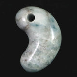 糸魚川翡翠  ヒスイ 小滝産 薄青 25mm勾玉 ディレクトリカード付 8.8g (ID:14019)