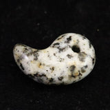 京都府産　鞍馬石 20mm勾玉 証明書付 2.6g　 (ID:14323)