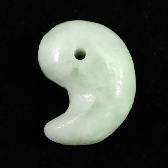 糸魚川翡翠  ヒスイ 小滝産 薄緑 20mm勾玉 ディレクトリカード付 5.33g (ID:14633)