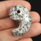 京都府産　鞍馬石 30mm勾玉 証明書付 9.2g　 (ID:15927)