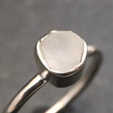 ロシア産 フェナカイト 5.6X5.4mm 原石 リング 11号 (ID:16813)