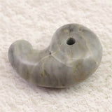 沖縄県　美ら海石 33mm勾玉 証明書付 13.7g (ID:16970)