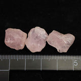 マダガスカル産 モルガナイト 原石 3個セット 7.0g (ID:17411)