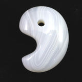 北海道 花石メノウ 瑪瑙 30mm勾玉 ディレクトリカード付 10.7g (ID:17581)