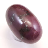 インド産 ルビー 結晶  31mmシバリンガム 蛍光 23.7ｇ (ID:17733)
