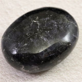 インド産 アイオライト　54mmパームストーン 79.8g (ID:21182)