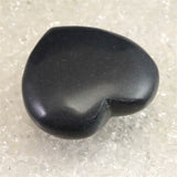 H&E社 ブラックアゼツライト(AZOZEO) 60mmハート 証明書付 112.8g (ID:22877)