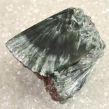 セラフィナイト クリノクロア 62mm原石 一部磨き 95g (ID:23655)
