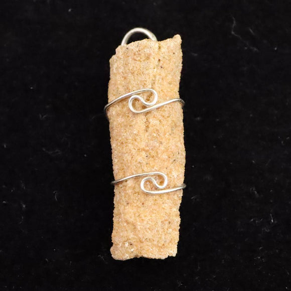 H&E社　サハラ砂漠産　フルグライト　ペンダントトップ　4.6g (ID:24426)