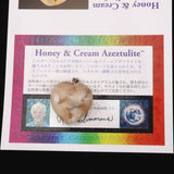 H&E社 ハニー&クリームアゼツライト (AZOZEO)  25mmハートペンダントトップ 証明書付 7.7g (ID:24844)