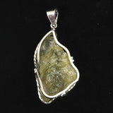 リビアンデザートグラス 34mm原石 ペンダントトップ 12.8g  (ID:24967)