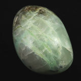 ガーニエライト グリーンムーンストーン 63mmタンブル  142g (ID:25542)
