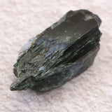ザギマウンテン産 33mmエジリン輝石 8.96g (ID:26185)