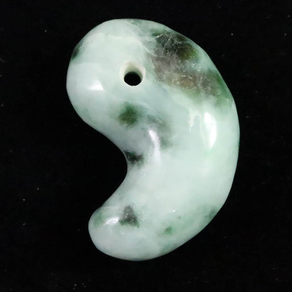 糸魚川翡翠  ヒスイ 小滝産 薄緑 30mm勾玉 ディレクトリカード付 13.80g (ID:26553)