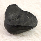 北海道 遠軽町産  黒曜石 33mm原石  15.8g (ID:27473)