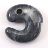 糸魚川翡翠  ヒスイ 黒 30mm飛龍勾玉 ディレクトリカード付 15.4g (ID:27994)