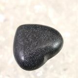 H&E社 ブラックアゼツライト(AZOZEO) 15mmハート 証明書付 2.0g (ID:29030)