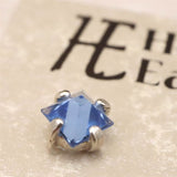H&E社  シベリアンブルークォーツ 5mmピラミッド ピアス  (ID:29058)