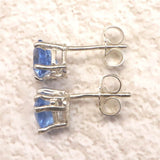 H&E社  シベリアンブルークォーツ 5mmピラミッド ピアス  (ID:29058)