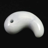 糸魚川翡翠 ラベンダー 30mm勾玉 現代の名工作 証明書付　12.3g (ID:29239)
