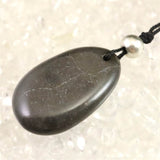 H&E社 マスターシャーマナイト  タンブル コード ペンダント 6.8g (ID:32289)