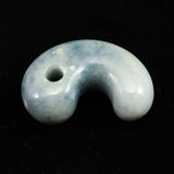 糸魚川翡翠  小滝産 33mm　勾玉 ブルー  ディレクトリーカード付 16.19g (ID:32429)