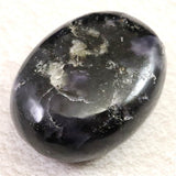 インド産 アイオライト　52mmパームストーン 78.6g (ID:34877)