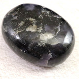 インド産 アイオライト　52mmパームストーン 78.6g (ID:34877)