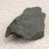 H&E社 ブラックアゼツライト(AZOZEO) 原石 証明書付 16.8g (ID:36359)