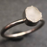 ロシア産 フェナカイト 6.4X6.0mm 原石 リング 11号 (ID:37593)