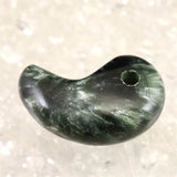 セラフィナイト クリノクロア 30mm 勾玉 8.52g (ID:38180)