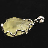 リビアンデザートグラス 27mm原石 ペンダントトップ 8.2g  (ID:40070)