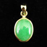 マダガスカル産 翡翠 ヒスイ 10mmオーバル ペンダントトップ 0.91g (ID:40176)