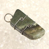 H&E社 ニュージーランド グリーンストーン タンブル ペンンダントトップ 5.7g (ID:40223)