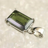 モルダバイト 12mm ステップ カット ペンダントトップ  2.62g (ID:40652)