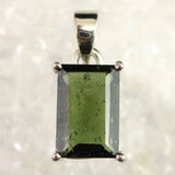 モルダバイト 12mm ステップ カット ペンダントトップ  2.62g (ID:40652)