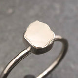 ロシア産 フェナカイト 6.6X5.9mm 原石 リング 16号 (ID:40789)