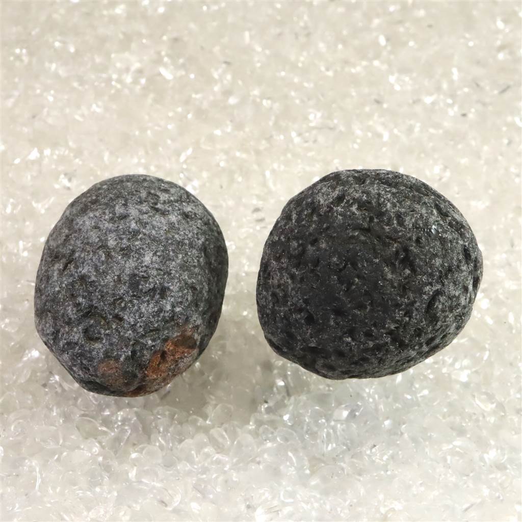 北海道 士幌町産 十勝石 黒曜石 原石 2個セット 127g (ID:41523) | 榎本通商