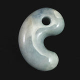 糸魚川翡翠  小滝産 33mm　勾玉 ブルー  ディレクトリーカード付 16.54g (ID:41959)