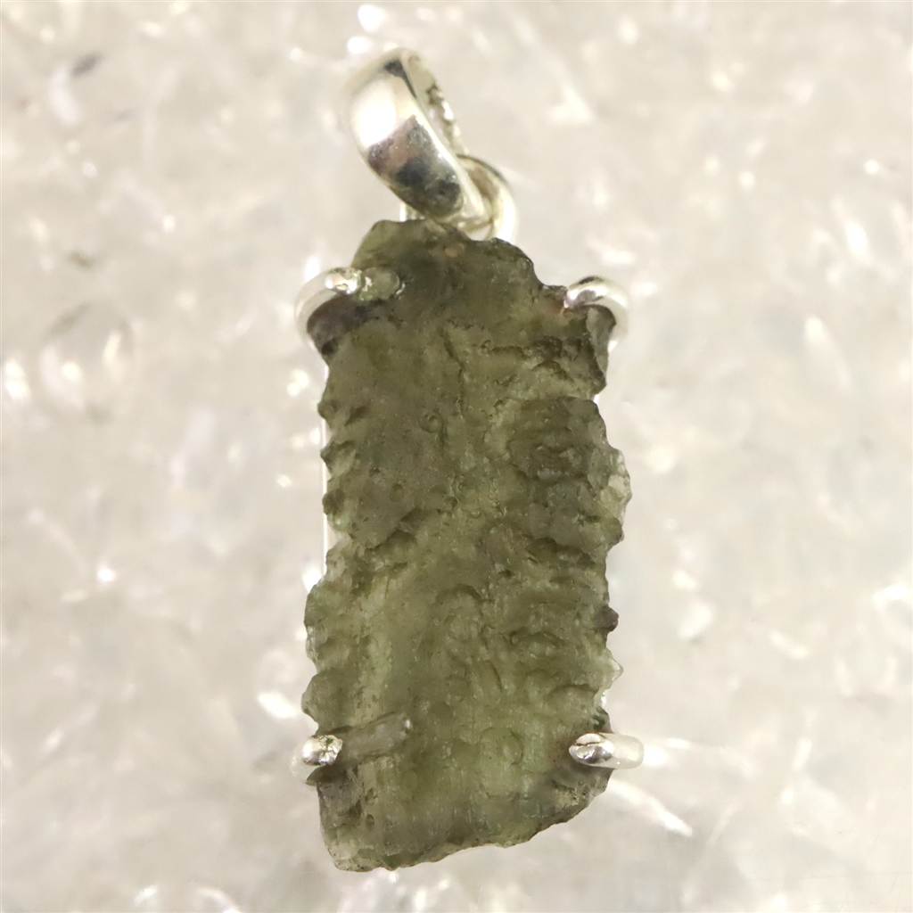 隕石　モルダバイト　A A A 原石 モルダバイト 原石 AAAグレード ペンダントトップ 3.38g (ID:42212