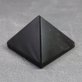 中国山東省産　黒水晶 モリオン　30mm ピラミッド 23.8g (ID:42381)