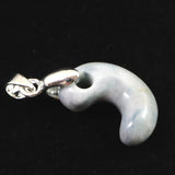 糸魚川翡翠  ヒスイ 小滝産 薄青 19mm勾玉 ペンダントトップ ディレクトリカード付 3.3g (ID:44485)